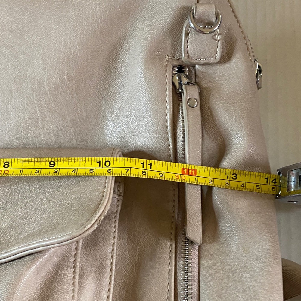 Chic Beige Leather Backpack - Picture 5 of 6